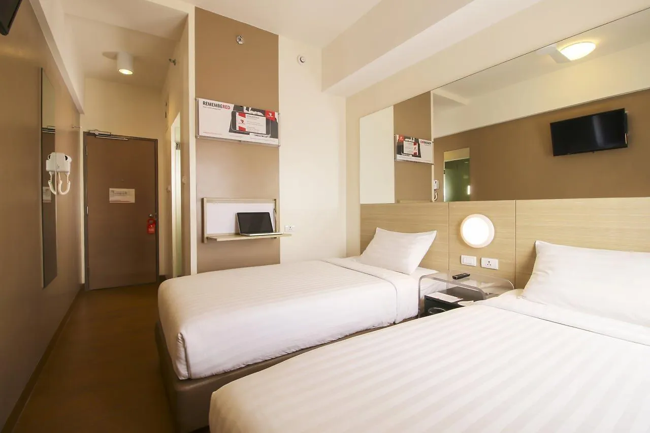 Red Planet Davao Hotel 3*,