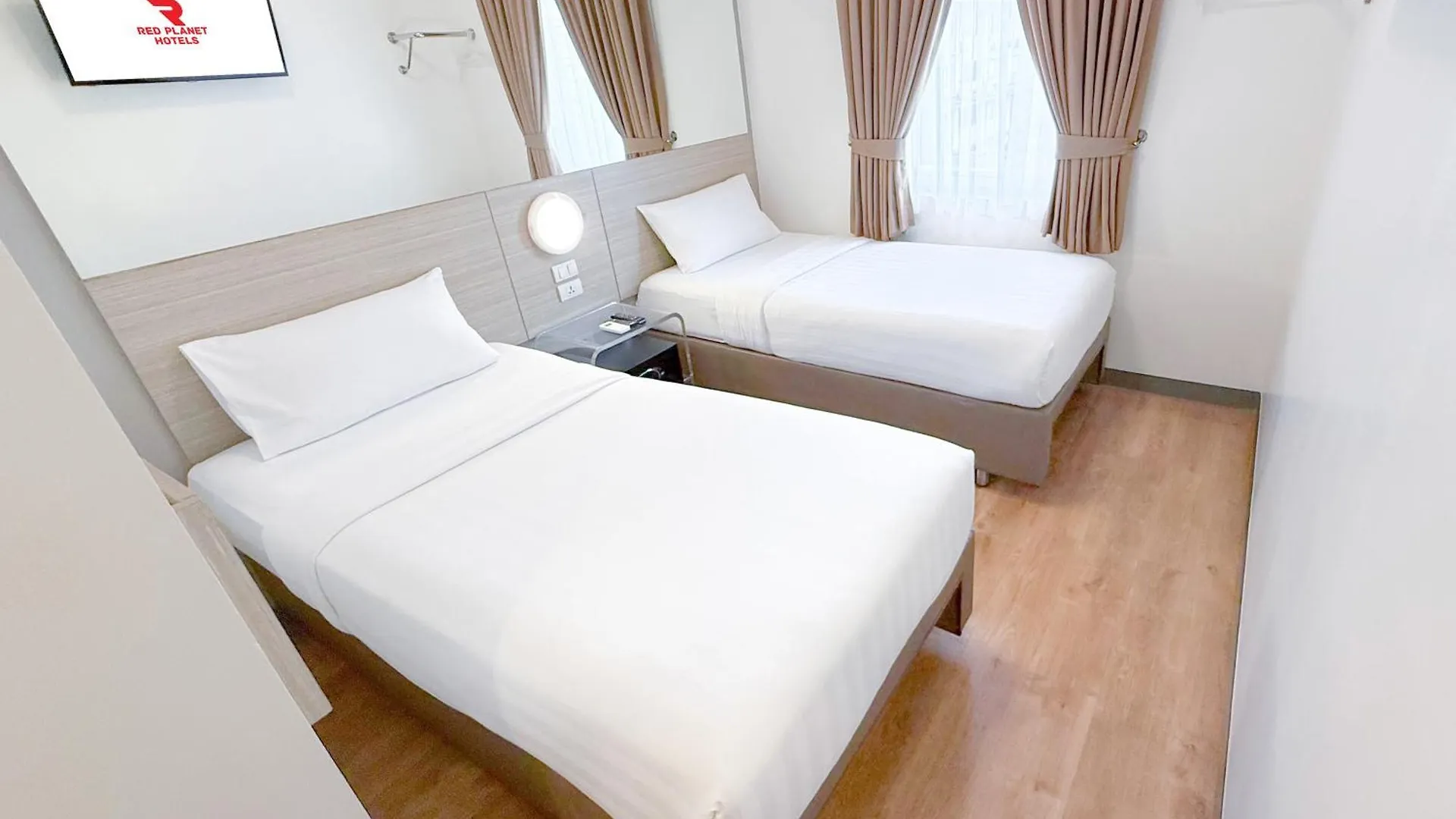 Red Planet Davao Hotel 3*,