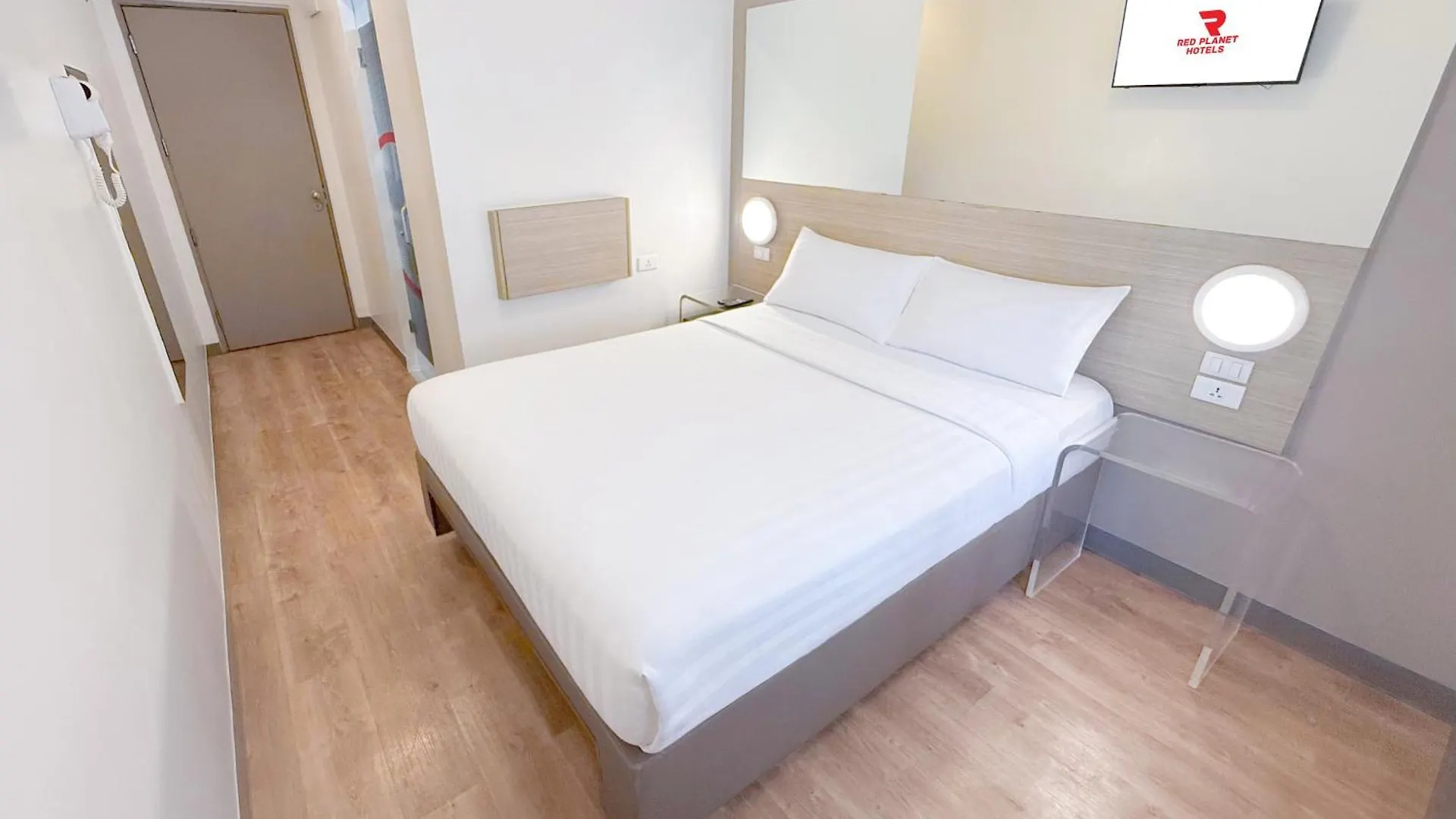 Red Planet Davao - Multiple Use Hotel