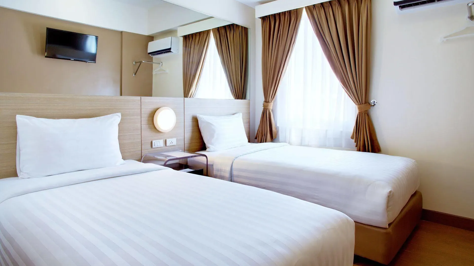 Red Planet Davao Hotel