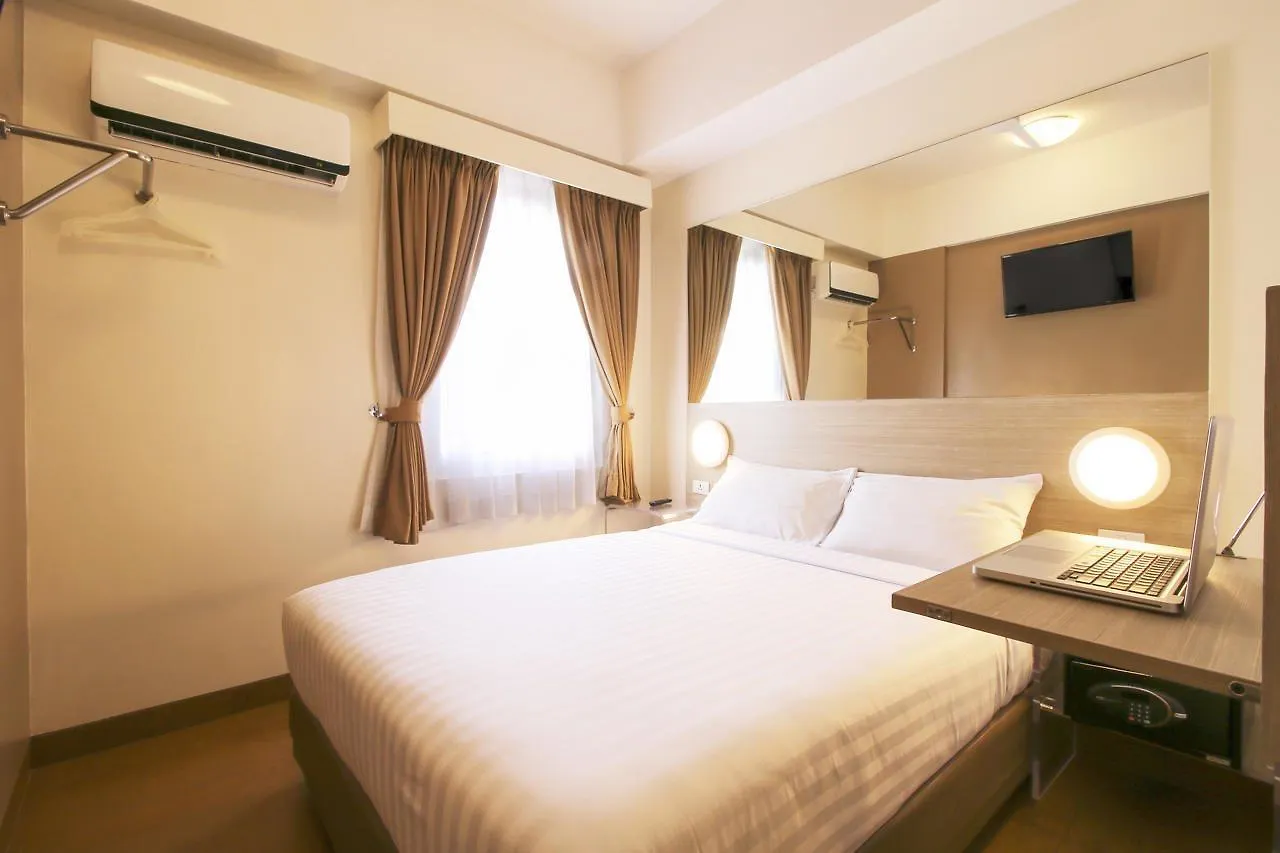 Red Planet Davao Hotell 3*,