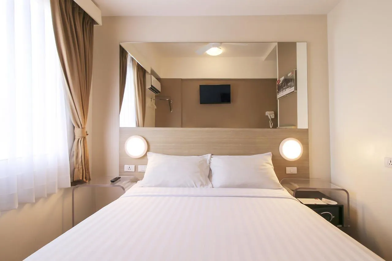 Red Planet Davao Hotell