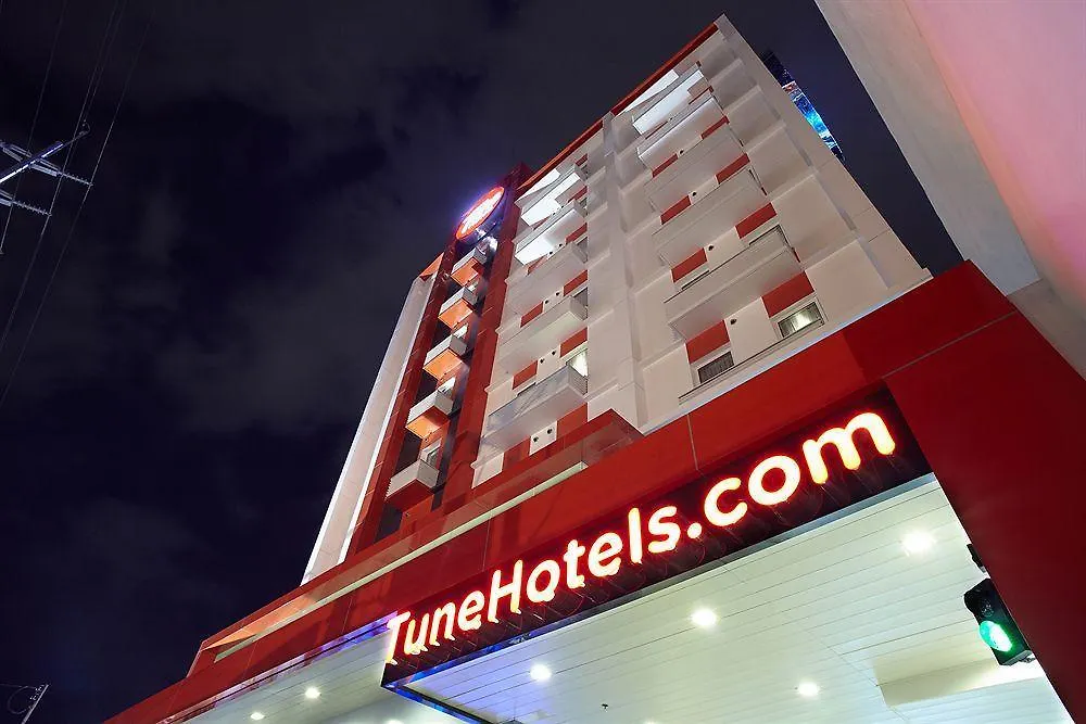 Red Planet Davao Hotell