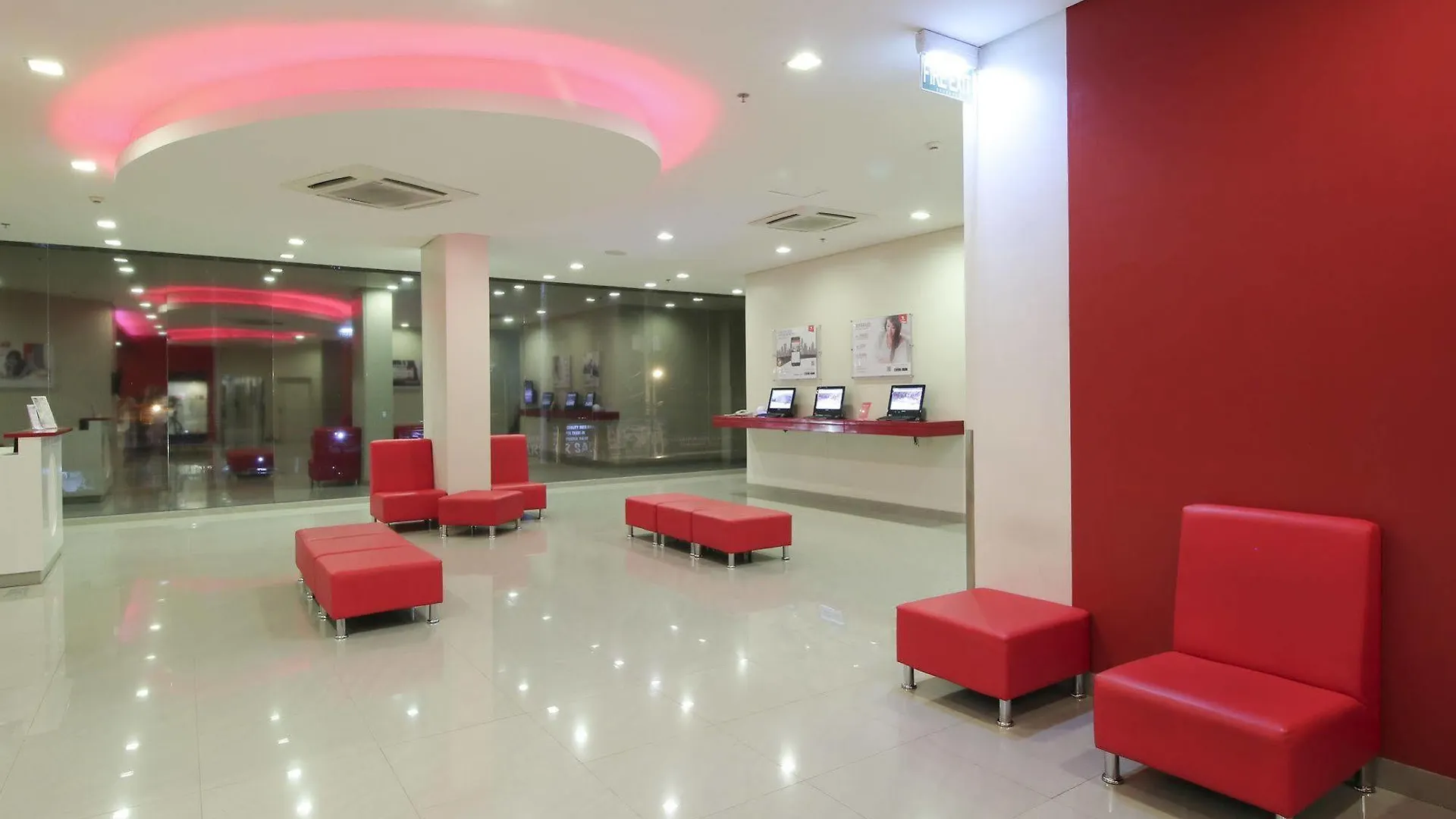 Red Planet Davao Hotell