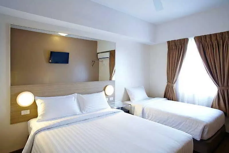 Red Planet Davao Hotell 3*,