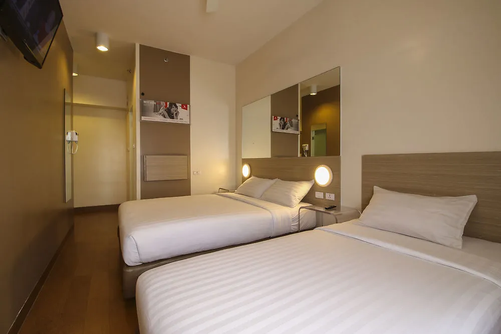 Red Planet Davao - Multiple Use Hotel 3*,